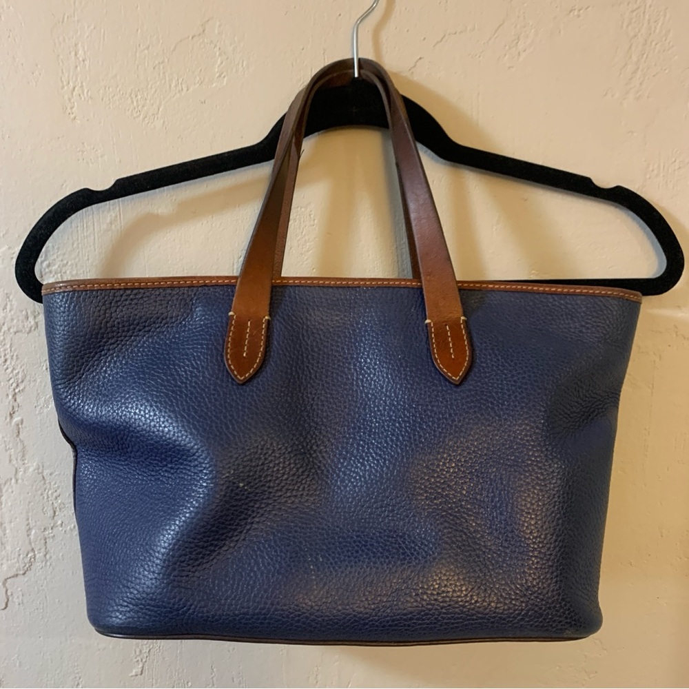 Vintage Dooney & Bourke 1990s Navy Tote Bag Pebble Leather Brown Trim Top Handle - Picture 3 of 16